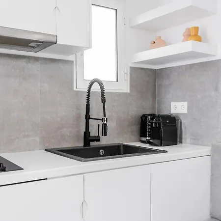 Snug By Zoia Living Apartment