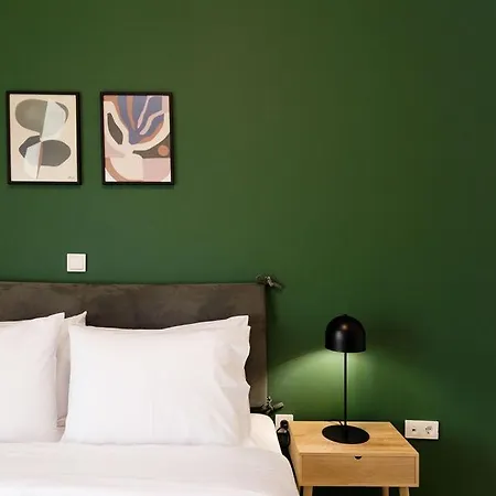Snug By Zoia Living Apartment