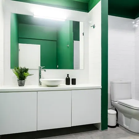 Snug By Zoia Living Apartment